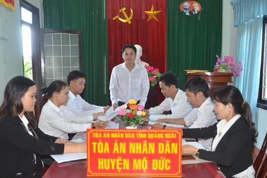 TAND huyện Mộ Đức 7 năm liền nhận Cờ thi đua TAND
