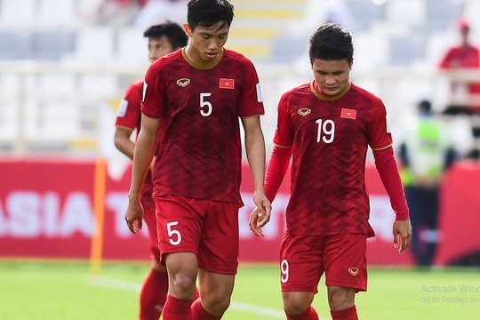 Quang Hải, Văn Hậu bị loại khỏi tốp 5 danh hiệu "Quả bóng vàng"