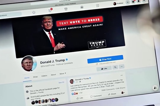 Cựu Tổng thống Trump được mở lại tài khoản Facebook và Instagram