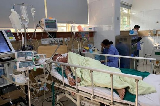 Nhiều người hôn mê, suy thận cấp sau bữa tiệc rượu đầu năm