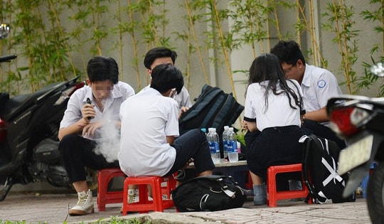 Thuốc lá điện tử đe dọa sức khỏe giới trẻ