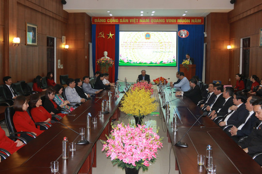 Chánh án TANDTC Nguyễn Hòa Bình thăm và làm việc với TAND cấp cao tại Đà Nẵng