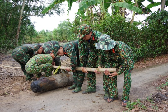 Cà Mau: Phát hiện quả bom nặng 250kg khi cải tạo ao tôm