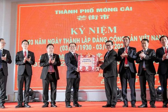 TP Đông Hưng (Trung Quốc) thăm, chúc mừng TP Móng Cái (Việt Nam) nhân kỷ niệm 93 năm Ngày thành lập Đảng Cộng sản Việt Nam (3/2/1930-3/2/2022)