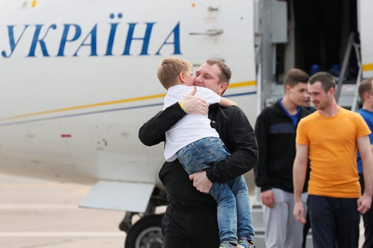 Tin vắn thế giới ngày 5/2: Nga và Ukraine trao đổi gần 200 tù nhân chiến tranh