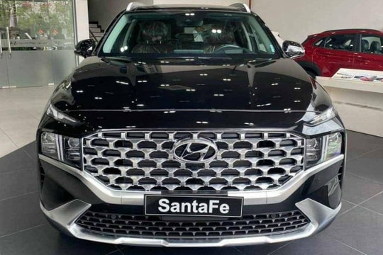 Huyndai giảm giá Santa Fe tới 135 triệu đồng