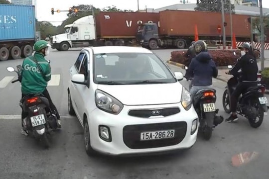 Hải Phòng: Phạt lái xe ôtô đi ngược chiều khiến người tham gia giao thông hoảng sợ