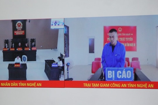 Điều bí mật trong xe cứu thương khi gặp công an vội bỏ chạy
