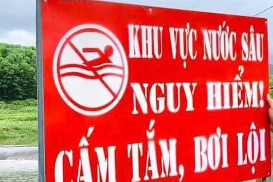 Nam sinh lớp 11 đuối nước khi đi tham quan