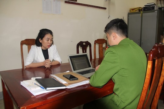 Nghệ An: Bắt cán bộ địa chính xã vòi tiền của người dân
