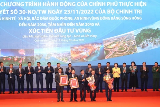 Phó Thủ tướng Trần Hồng Hà trao Quy hoạch tỉnh Quảng Ninh và Quy hoạch chung TP Hạ Long