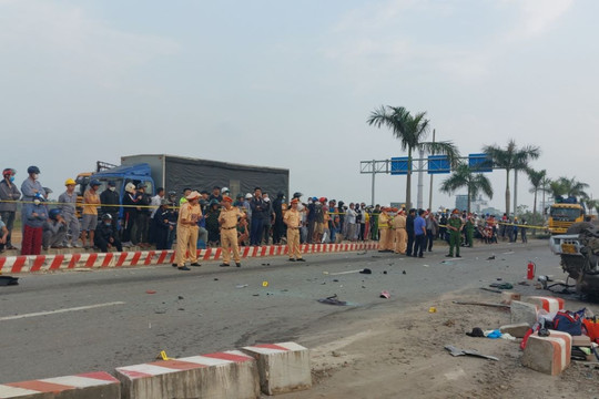 Tai nạn giao thông thảm khốc, 8 người tử vong