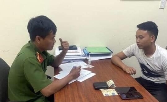 Bắt nghi phạm dùng súng đe dọa, cướp tài sản tại cửa hàng điện thoại rồi bỏ trốn