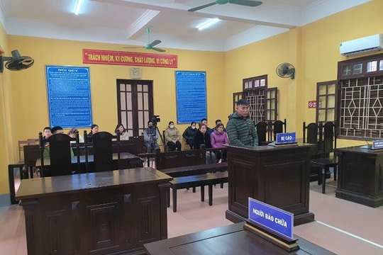 Ép kẻ trộm ăn măng sống dẫn đến chết người