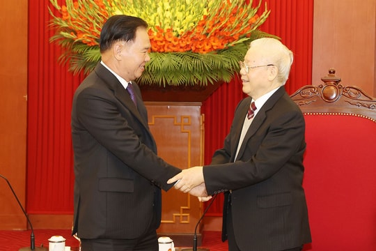 Việt Nam-Lào: Tăng cường và nâng cao hiệu quả hợp tác giữa hai Đảng để đáp ứng yêu cầu mới