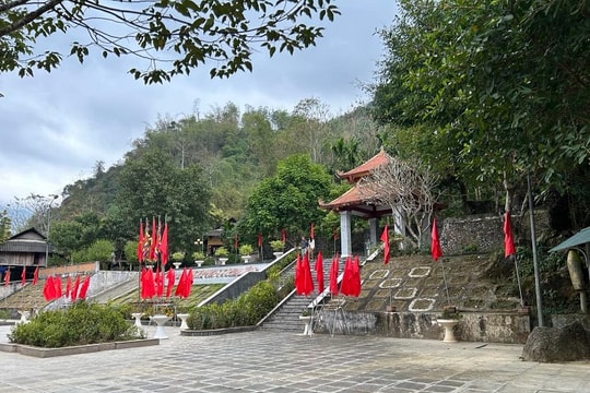 Hang Co Phương nơi 11 nam, nữ dân công hỏa tuyến vùi thân dưới mưa bom