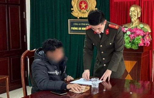 Triệu tập đối tượng xúc phạm cảnh sát giao thông trên mạng xã hội