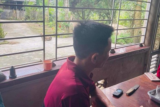 Bé gái sơ sinh bị bỏ rơi bên miệng cống: Nỗi đau người trong cuộc