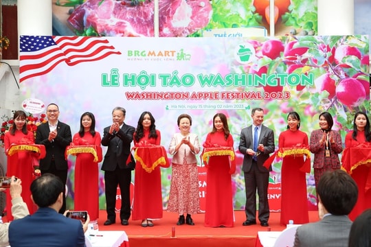 Rộn ràng mua sắm tại lễ hội táo Washington siêu thị BRGMART 2023