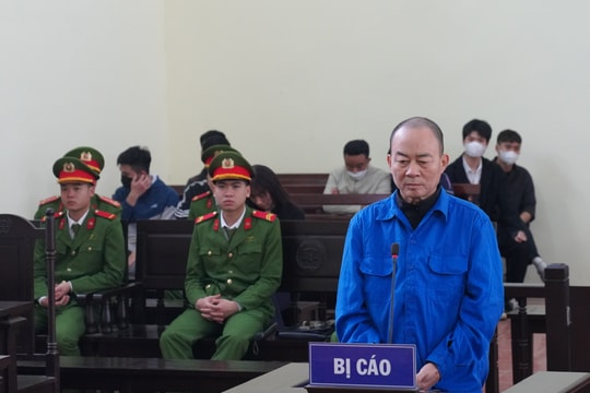 Tài xế say rượu, đánh CSGT lĩnh 12 tháng tù