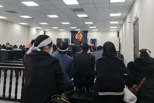 Dùng hung khí hỗn chiến, nhóm thanh niên lãnh án tù