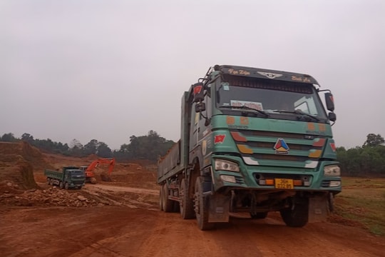 Công an vào cuộc vụ khai thác tài nguyên trái phép tại huyện Cẩm Thủy