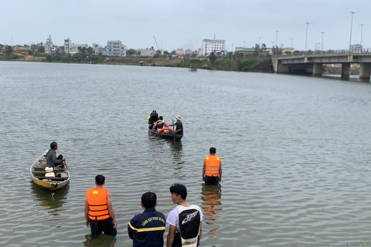 Rủ nhau kéo lưới, một học sinh bị đuối nước