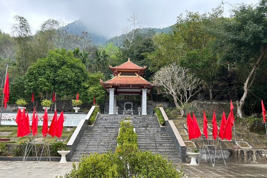 Hang Co Phương: Nơi 11 nam, nữ dân công hỏa tuyến vùi thân dưới mưa bom