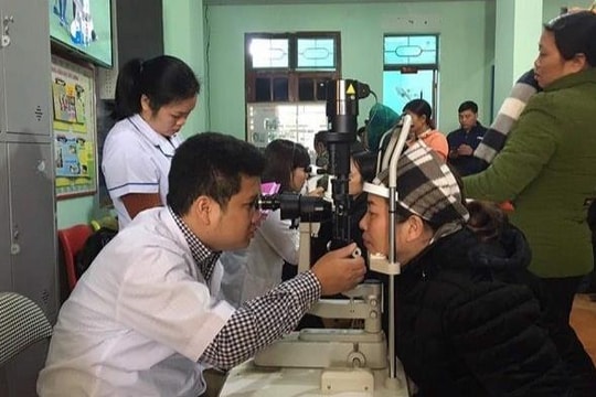 Bác sĩ vùng biên với nỗ lực tìm lại ánh sáng cho người bệnh