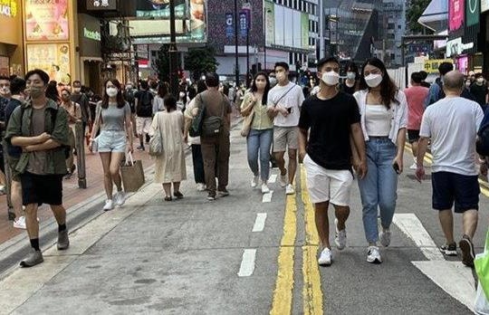 Hong Kong bãi bỏ quy định bắt buộc đeo khẩu trang từ ngày 1/3