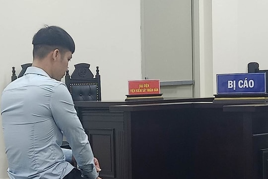 Đốt xưởng may vì nghi ngờ vợ quan hệ với ông chủ