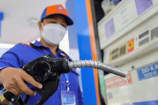 Giá xăng tiếp tục giảm