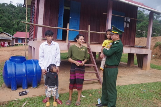 “Bản hạnh phúc" của những hộ dân mang trong mình hai dòng máu Việt Nam - Lào