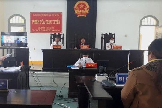 Thấu hiểu văn hóa đa dân tộc, Thẩm phán vững bước giữa đại ngàn