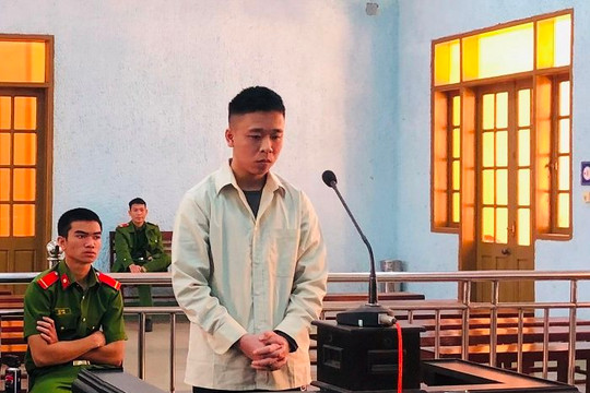 Giả gái để lừa đảo bạn quen qua mạng
