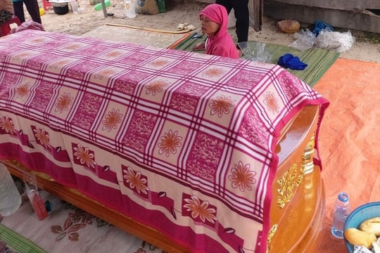 Rủ nhau ra sông Ba lấy nước, 3 em nhỏ bị đuối nước thương tâm