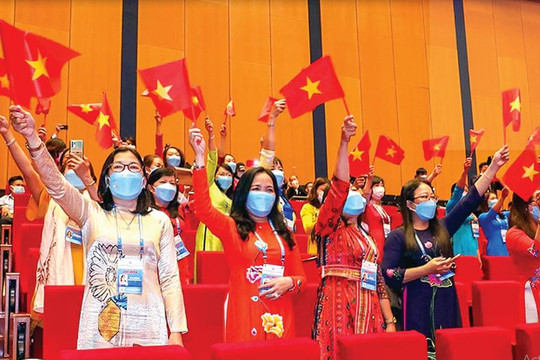Phụ nữ Việt Nam phát huy truyền thống vẻ vang trong xây dựng và bảo vệ đất nước