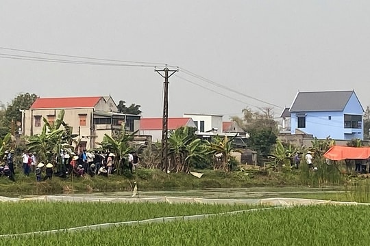 Phát hiện 2 thanh niên tử vong bất thường giữa cánh đồng