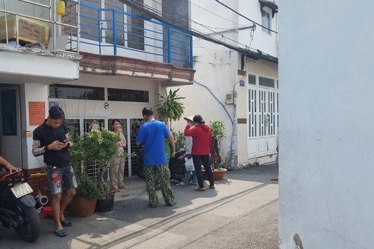 Điều tra vụ cha dượng và con gái tử vong trong phòng trọ