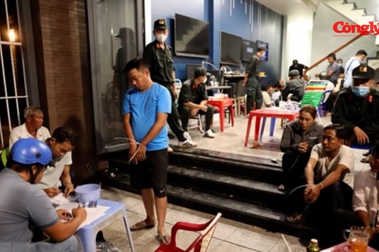 Công an Tây Ninh triệt phá thành công 3 tụ điểm đánh bạc dưới hình thức đá gà, cá cược bóng đá qua mạng