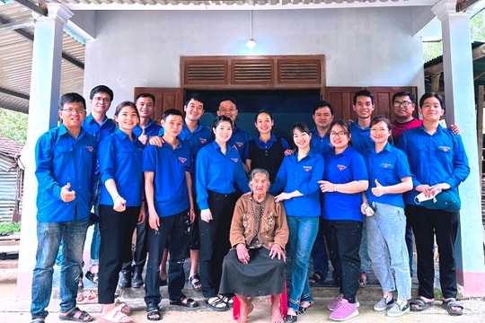 Chi đoàn TAND tỉnh Quảng Ngãi tổ chức nhiều hoạt động ý nghĩa trong Tháng Thanh niên