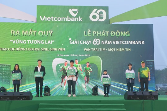 Vietcombank ra mắt Quỹ “Vững tương lai” và phát động Giải chạy 60 năm “Vạn trái tim - Một niềm tin”