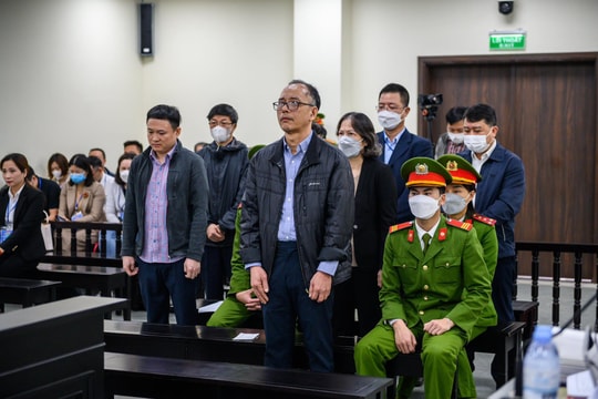 Gây thất thoát hơn 180 tỉ đồng, 7 cựu cán bộ Ngân hàng hầu tòa