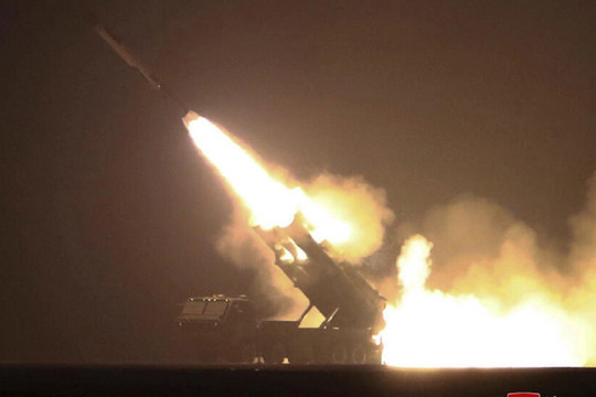 Mỹ - Hàn tập trận chung, Triều Tiên liên tiếp phóng tên lửa