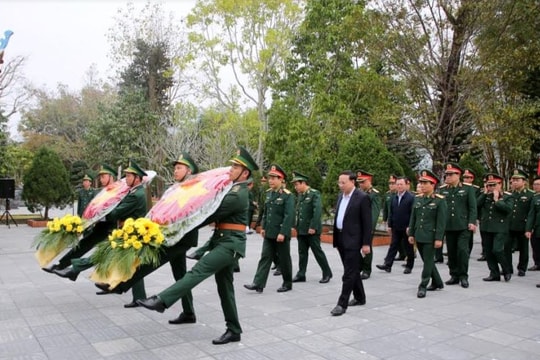 Bộ trưởng Bộ Quốc phòng thăm, làm việc tại Đồn Biên phòng Pò Hèn