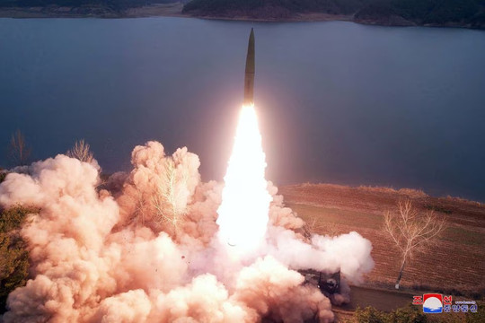 Triều Tiên xác nhận thử tên lửa đất đối đất tầm trung