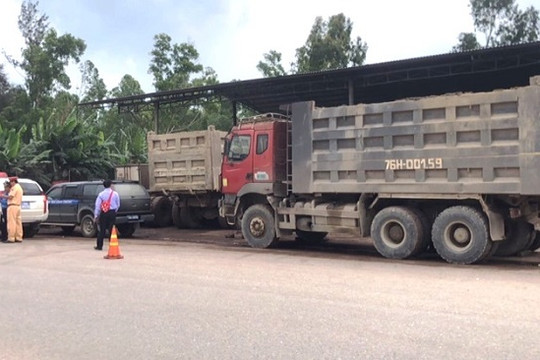 Điều tra một nhà xe nghi sử dụng tem kiểm định giả