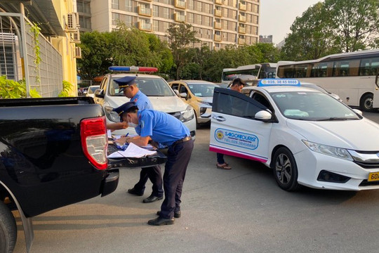 Đi 7km, du khách Nhật bị tài xế taxi "chặt chém" 1,2 triệu đồng
