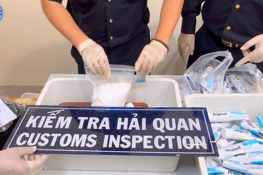 Họp báo vụ 4 tiếp viên Vietnam Airlines mang ma túy từ Pháp về Việt Nam
