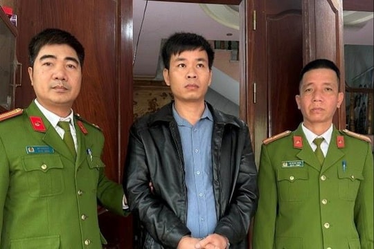 Bắt tạm giam cán bộ địa chính thị trấn Quý Lộc